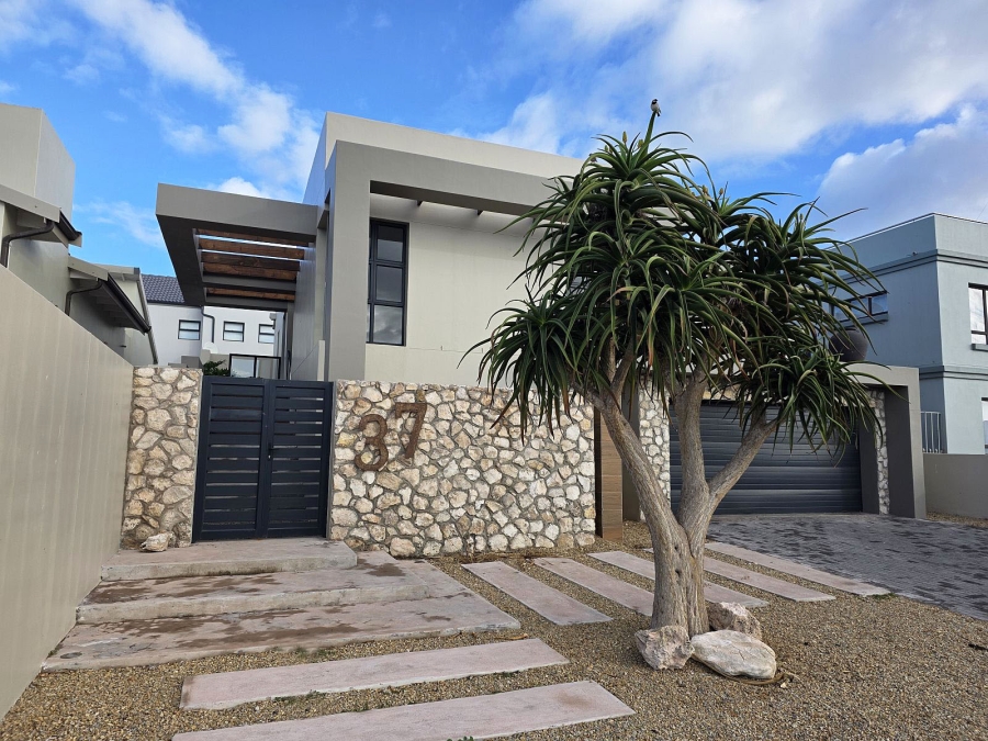 3 Bedroom Property for Sale in Calypso Beach Western Cape